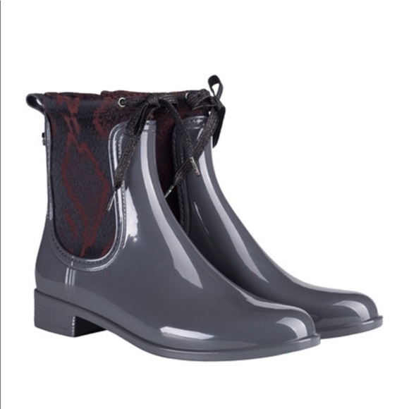 Black Short Rain Boot - Picture 2 of 6